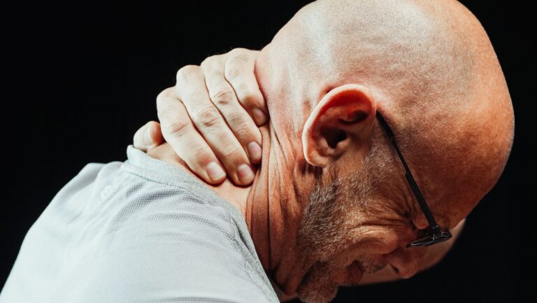 Whiplash vs Concussion: Symptoms, Diagnosis & Why Both Matter